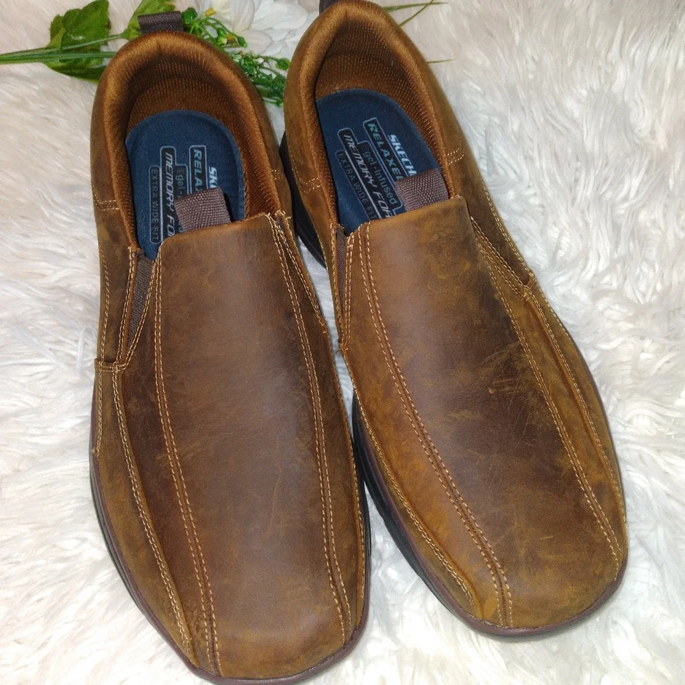 New Skechers Men's 12 Leather Brown Relaxed Fit Gel Memory Foam Slip On Loafer